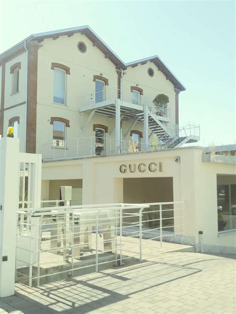 fabbrica gucci novara